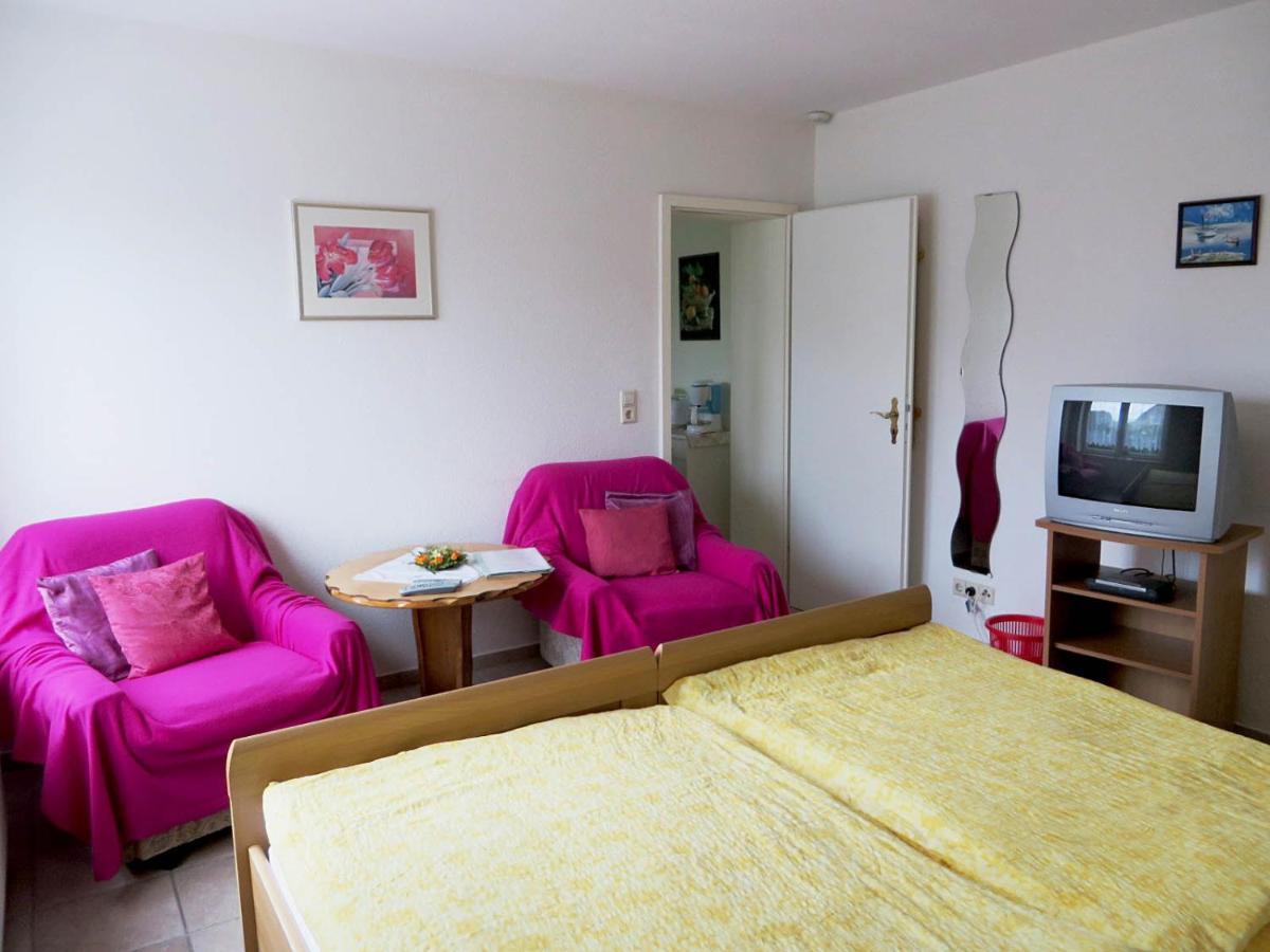 Ferienwohnungen "Marie" Mit Terrassen, Inclusive Park- Und Stellplaetze Am Haus, Mueritz-Strand Nur 700M, Altstadt 10Min, Ruhige Lage, فارين المظهر الخارجي الصورة