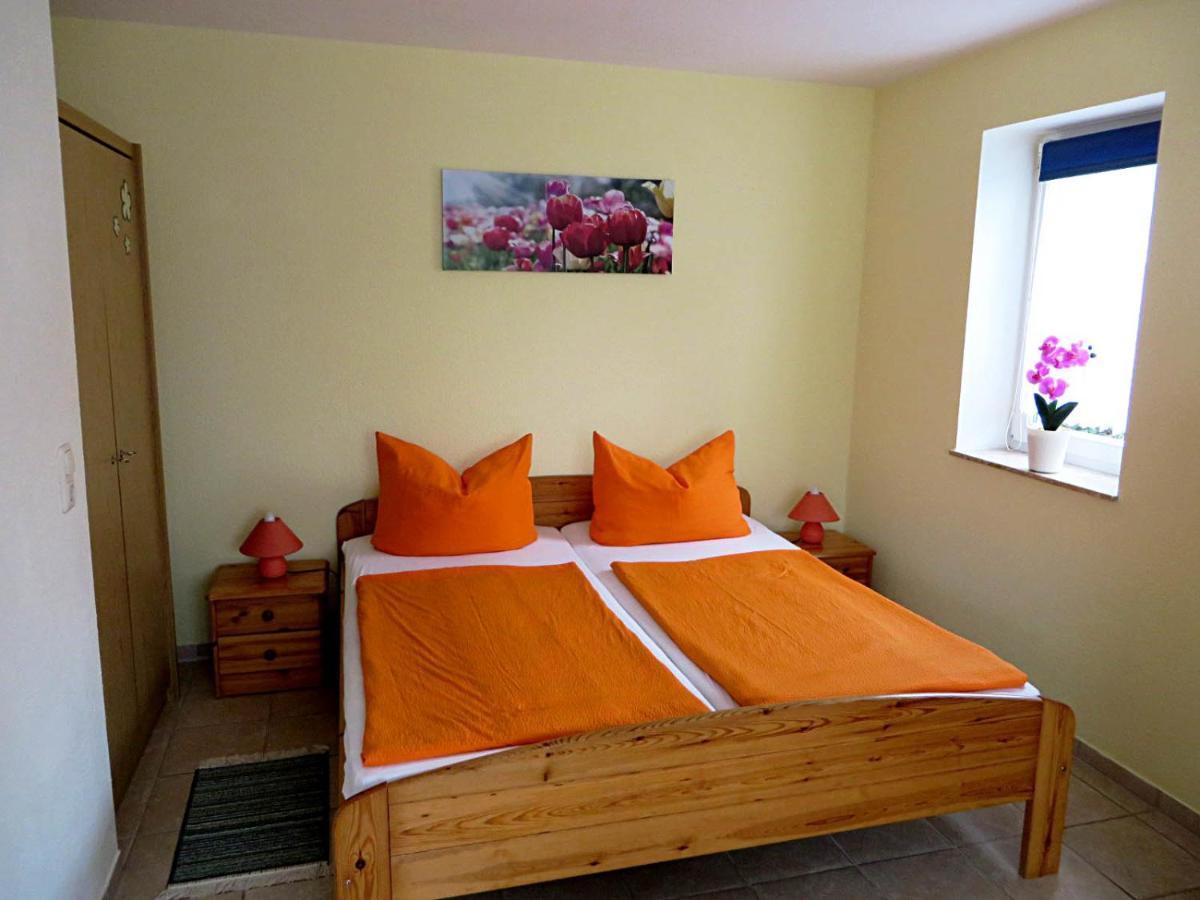 Ferienwohnungen "Marie" Mit Terrassen, Inclusive Park- Und Stellplaetze Am Haus, Mueritz-Strand Nur 700M, Altstadt 10Min, Ruhige Lage, فارين المظهر الخارجي الصورة