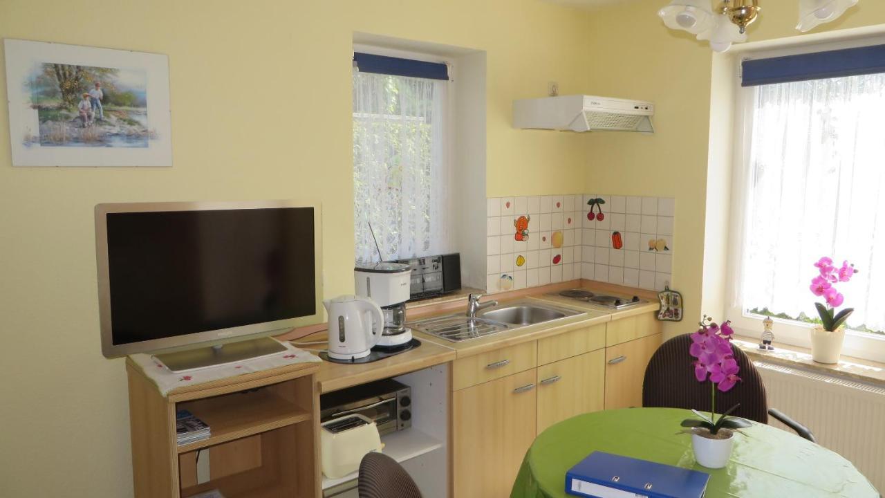 Ferienwohnungen "Marie" Mit Terrassen, Inclusive Park- Und Stellplaetze Am Haus, Mueritz-Strand Nur 700M, Altstadt 10Min, Ruhige Lage, فارين المظهر الخارجي الصورة